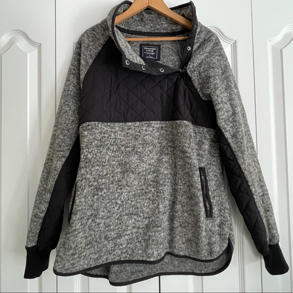 Abercrombie Asymmetrical snap up fleece